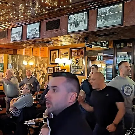 Bugler Doyles Bar & Townhouse 3*