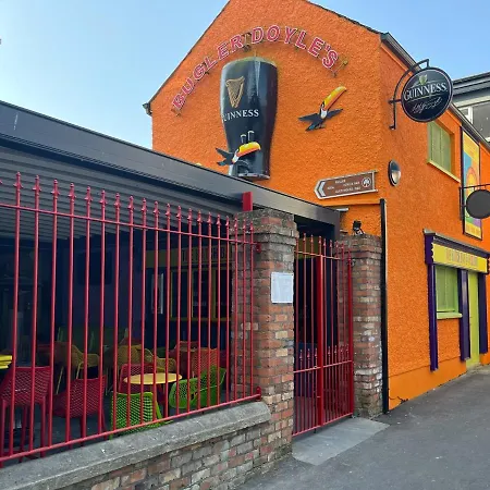 Guest house Bugler Doyles Bar & Townhouse 3*